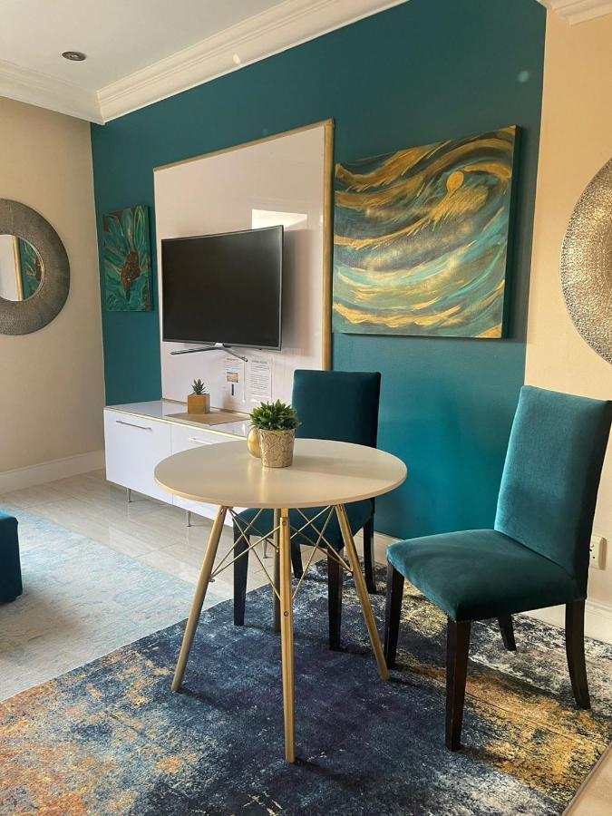 Luxury Apartment, Near V&A Waterfront And Cpt Stadium Kapstaden Exteriör bild
