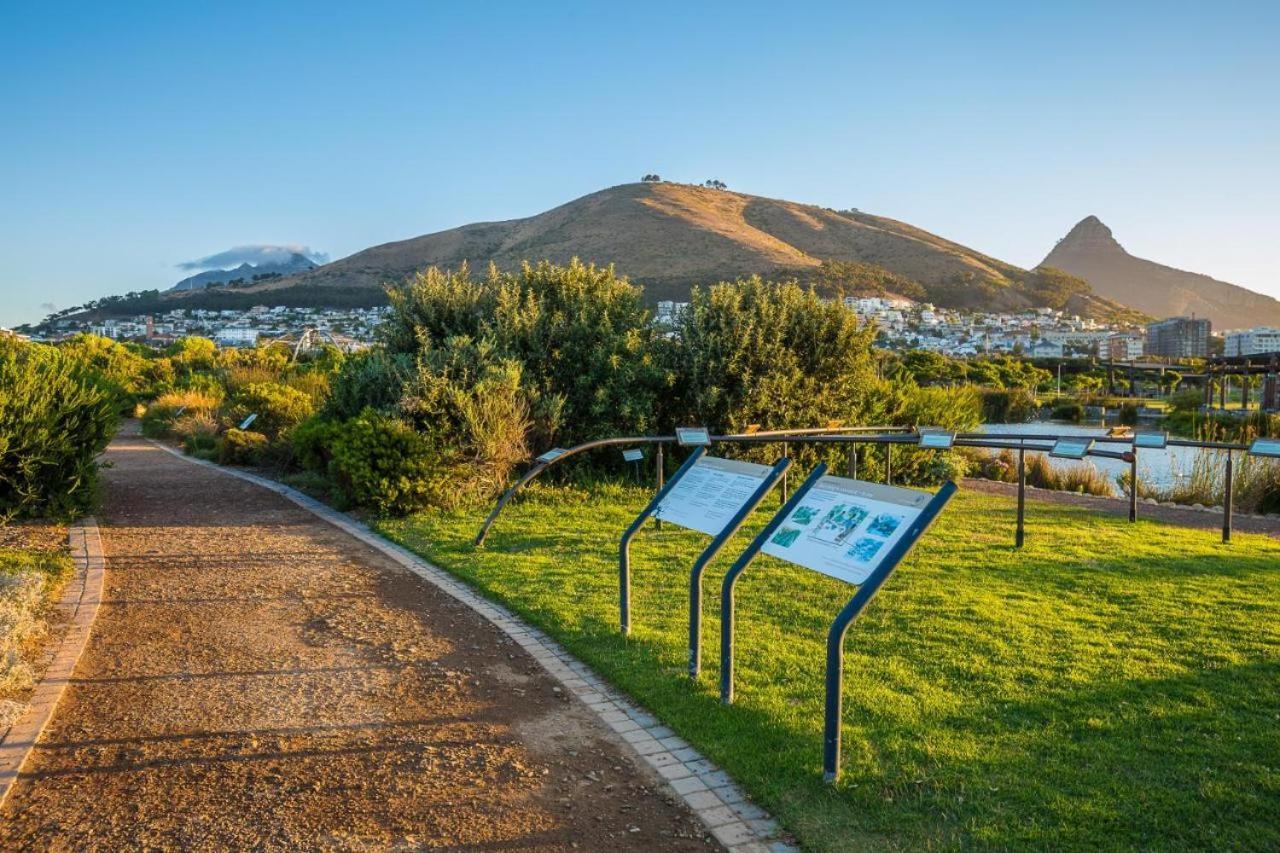 Luxury Apartment, Near V&A Waterfront And Cpt Stadium Kapstaden Exteriör bild